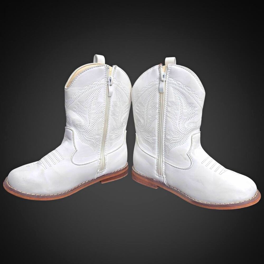 Little Girls White Wedge Boots Size 11 - Picture 2 of 5